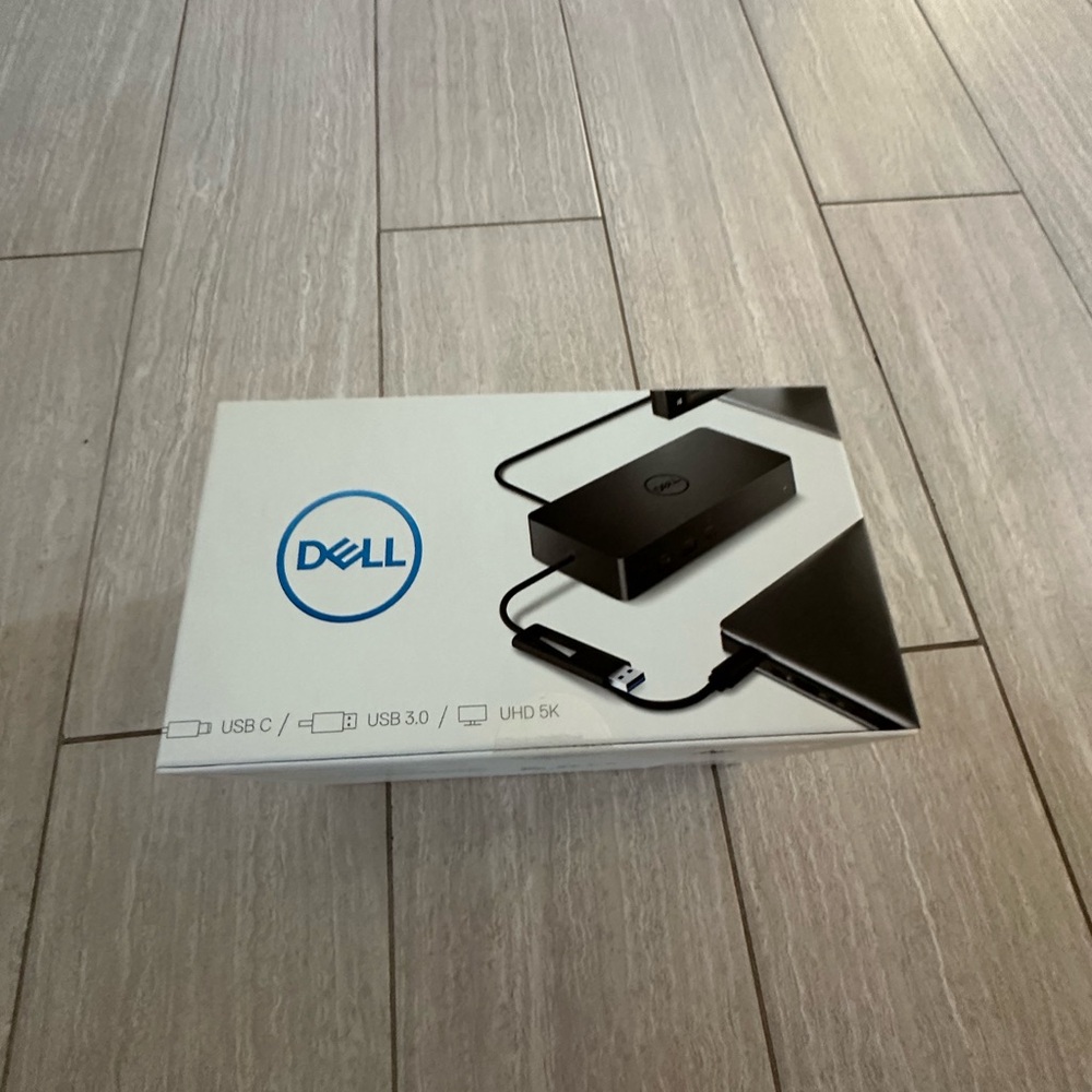 Dell Black USB-C Hub - New never opened